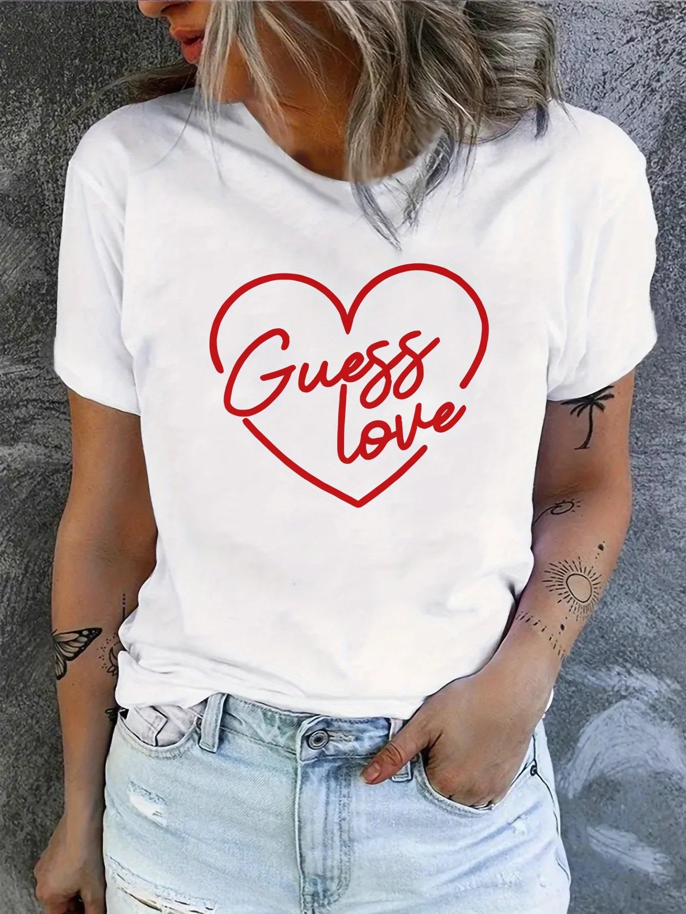 Ladies' casual short sleeved T-shirt - red heart-shaped "Guess Love" printed round neck top Loose Casual Fit